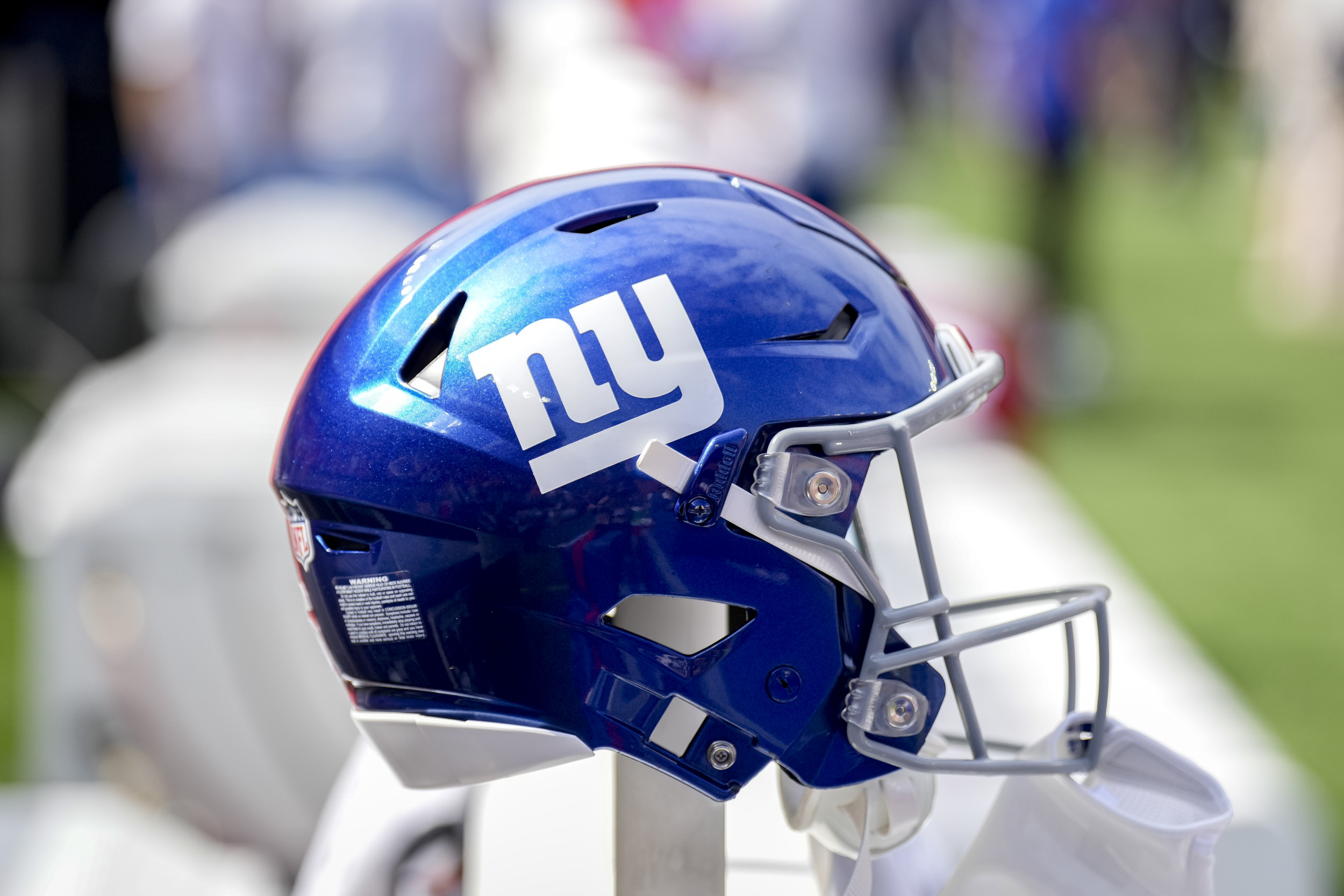 Famous Eagles Fan Hits ‘Go Birds’ at NY Giants’ Stadium
